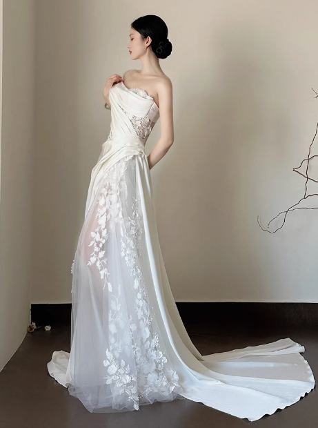 Classic Bridal Gown Sheath One Shoulder Lace White Wedding Dresses Minimalist Bridal Gowns DP1665