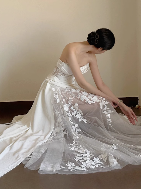 Classic Bridal Gown Sheath One Shoulder Lace White Wedding Dresses Minimalist Bridal Gowns DP1665