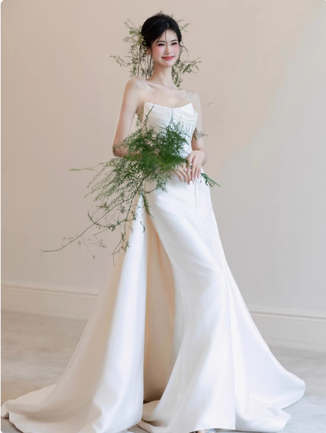 Romantic Bridal Gown Mermaid Strapless Satin Wedding Dresses Minimalist Bridal Gowns DP1666