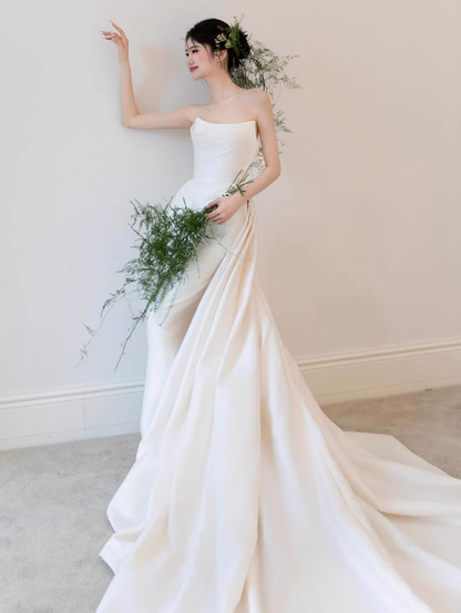 Romantic Bridal Gown Mermaid Strapless Satin Wedding Dresses Minimalist Bridal Gowns DP1666