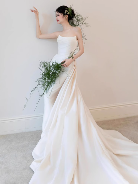 Romantic Bridal Gown Mermaid Strapless Satin Wedding Dresses Minimalist Bridal Gowns DP1666