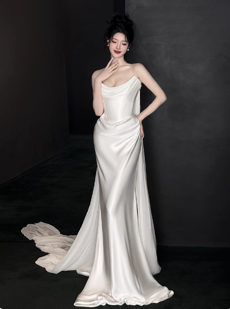 Romantic Bridal Gown Mermaid Strapless Satin White Wedding Dresses Minimalist Bridal Gowns DP1668