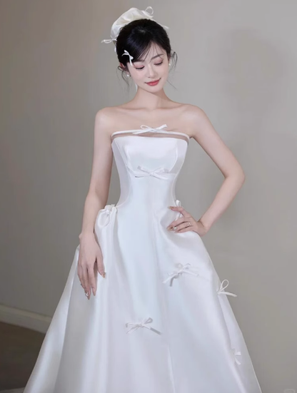 Ethereal Wedding Dress Ball Gown Strapless White Satin Wedding Dresses Bridal Gowns DP1671