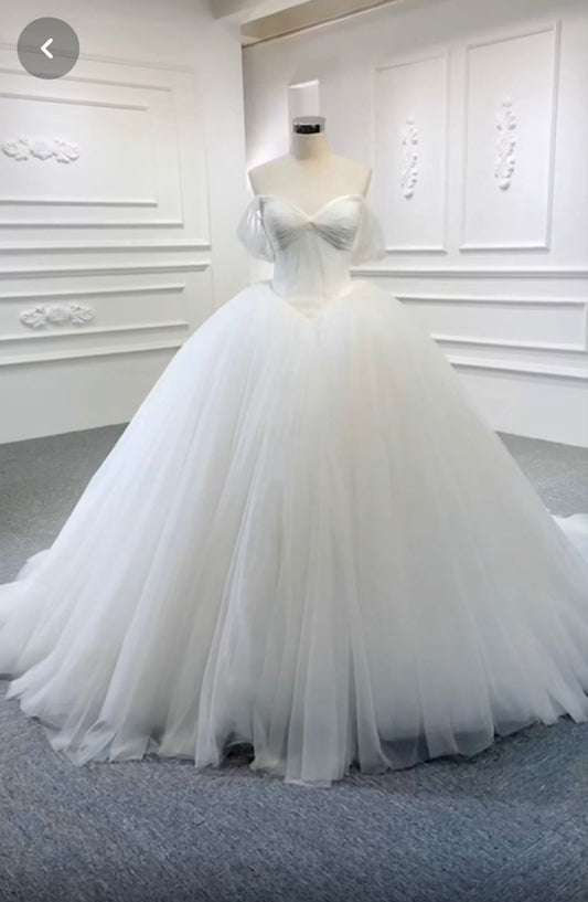 Ethereal Wedding Dress Ball Gown Off The Shoulder Tulle White Wedding Dresses Bridal Gowns DP1677