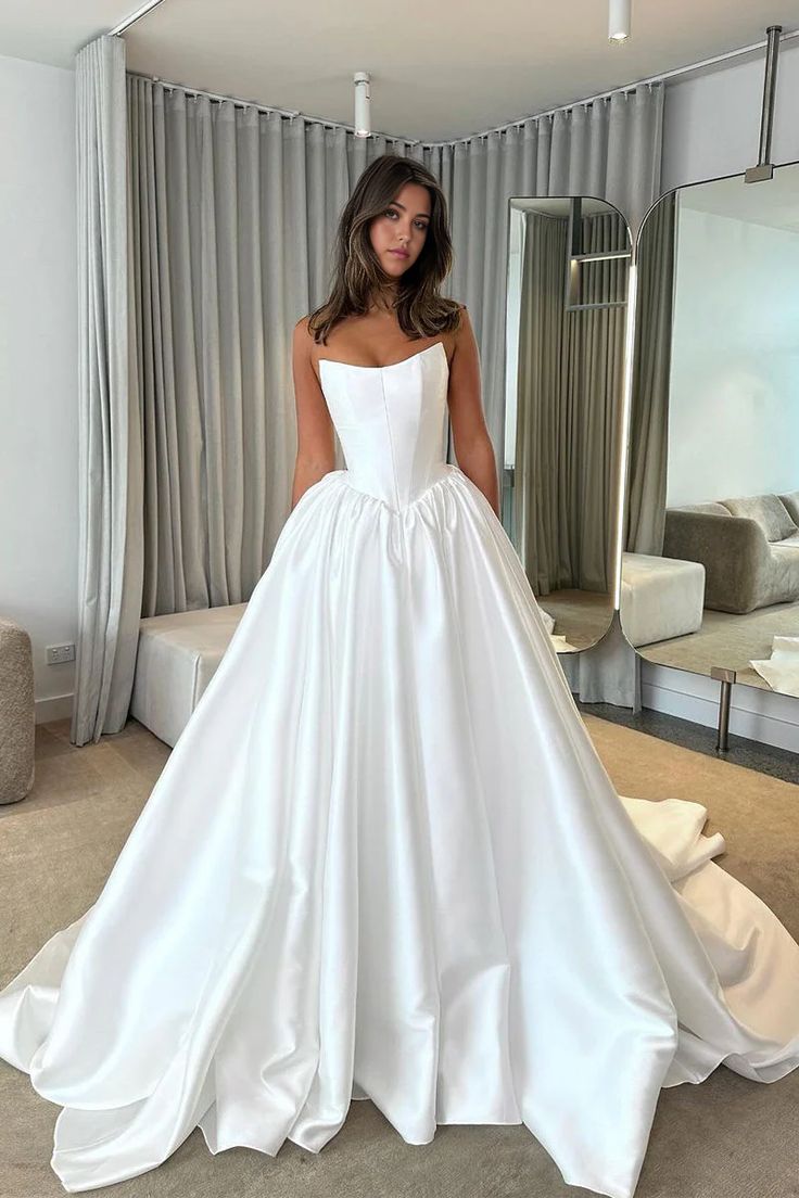 Classic Bridal Gown A line Strapless Satin White Wedding Dresses Minimalist Bridal Gowns DP1681