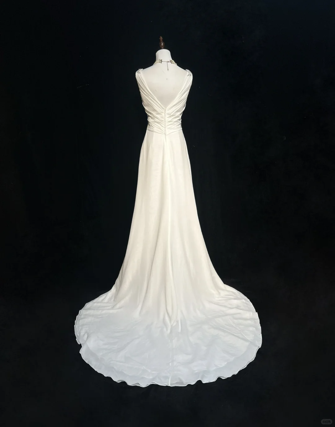 Classic Bridal Gown A line V Neck Chiffon Beads White Wedding Dresses Minimalist Bridal Gowns DP1687