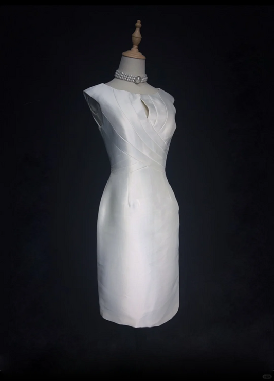 Classic Bridal Gown Sheath Short Satin White Wedding Dresses Minimalist Bridal Gowns DP1692