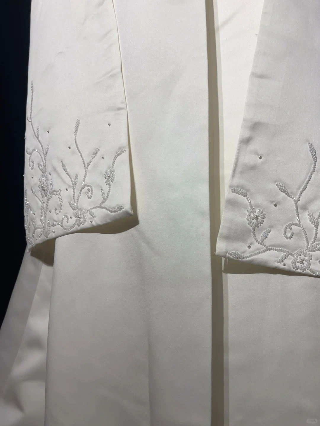 Classic Bridal Gown Ball Gown Strapless Satin White Wedding Dresses Minimalist Bridal Gowns DP1698