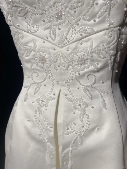 Classic Bridal Gown Ball Gown Strapless Satin White Wedding Dresses Minimalist Bridal Gowns DP1698