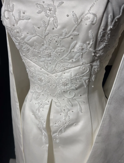 Classic Bridal Gown Ball Gown Strapless Satin White Wedding Dresses Minimalist Bridal Gowns DP1698