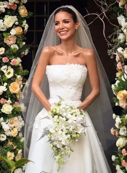 Pretty Wedding Dress Ball Gown Strapless Satin White Long Wedding Dresses Bridal Gowns DP1816