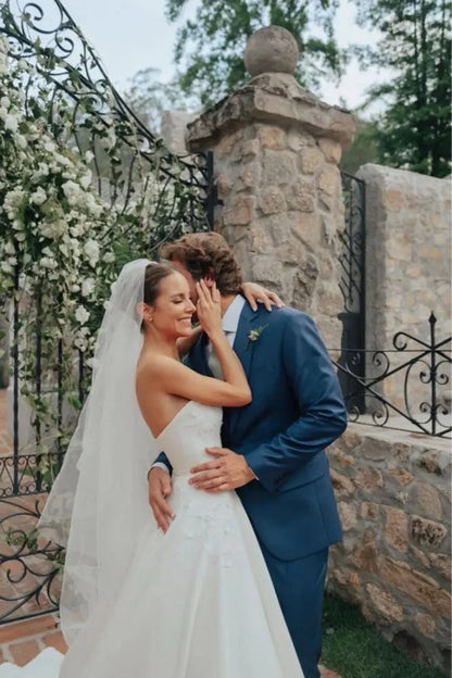 Pretty Wedding Dress Ball Gown Strapless Satin White Long Wedding Dresses Bridal Gowns DP1816