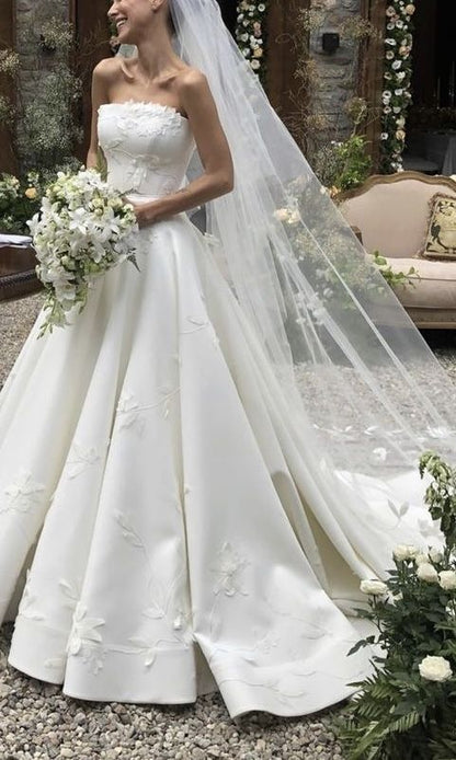 Pretty Wedding Dress Ball Gown Strapless Satin White Long Wedding Dresses Bridal Gowns DP1816