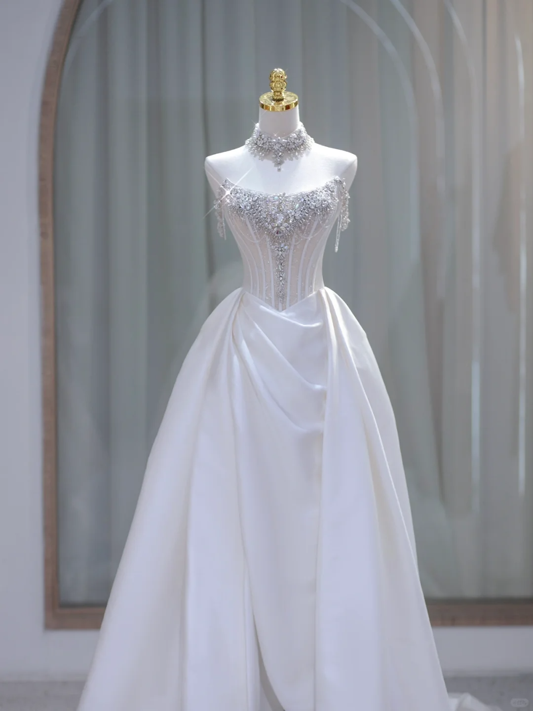 Pretty Bridal Gown Ball Gown Strapless White Long Wedding Dresses Minimalist Bridal Gowns DP1841