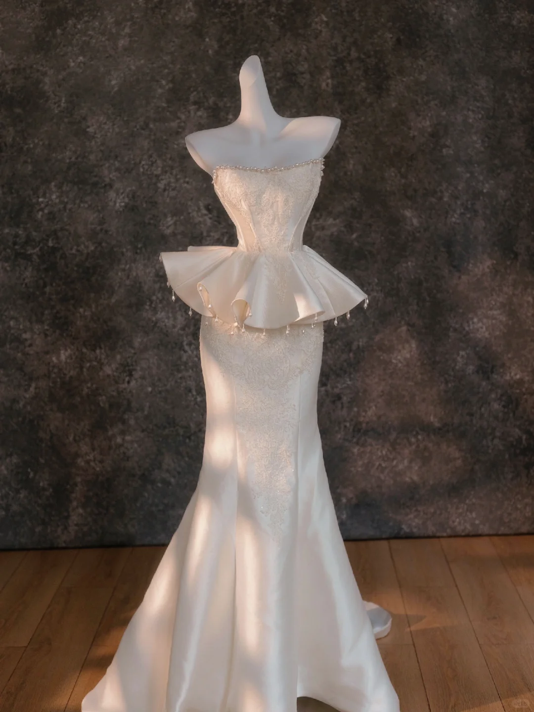 Retro Wedding Dress Mermaid Strapless Long Satin Ivory Wedding Dresses Bridal Gowns DP1849