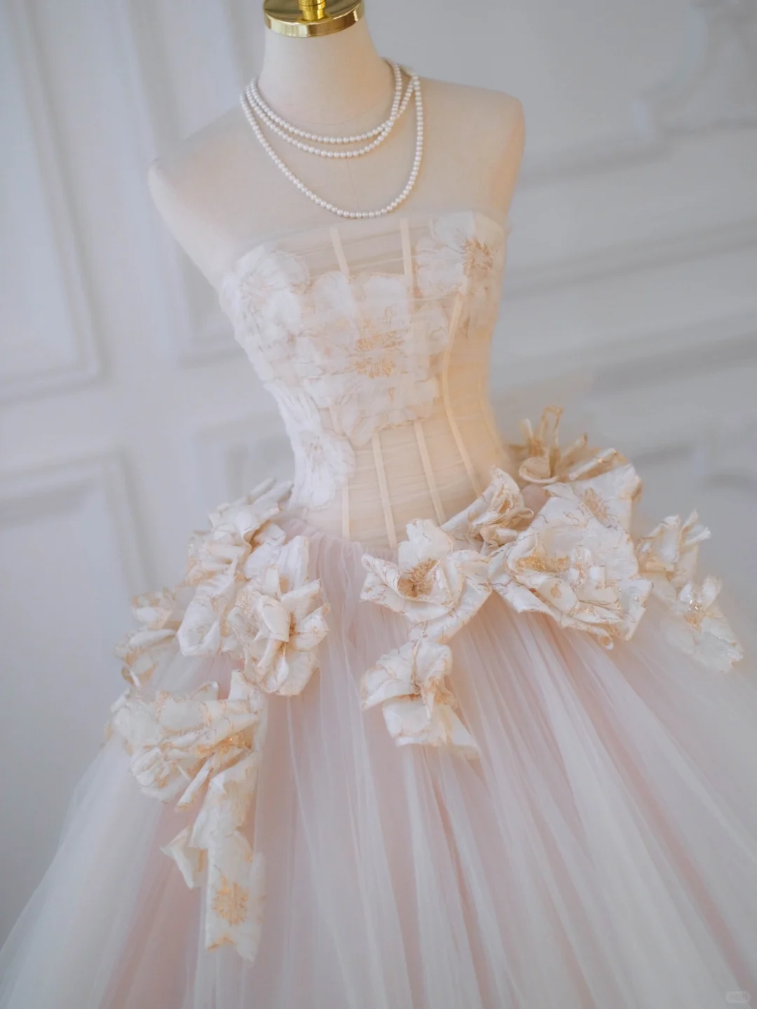 Pretty Wedding Dress Ball Gown Strapless Tulle Floral Long Wedding Dresses Bridal Gowns DP1976