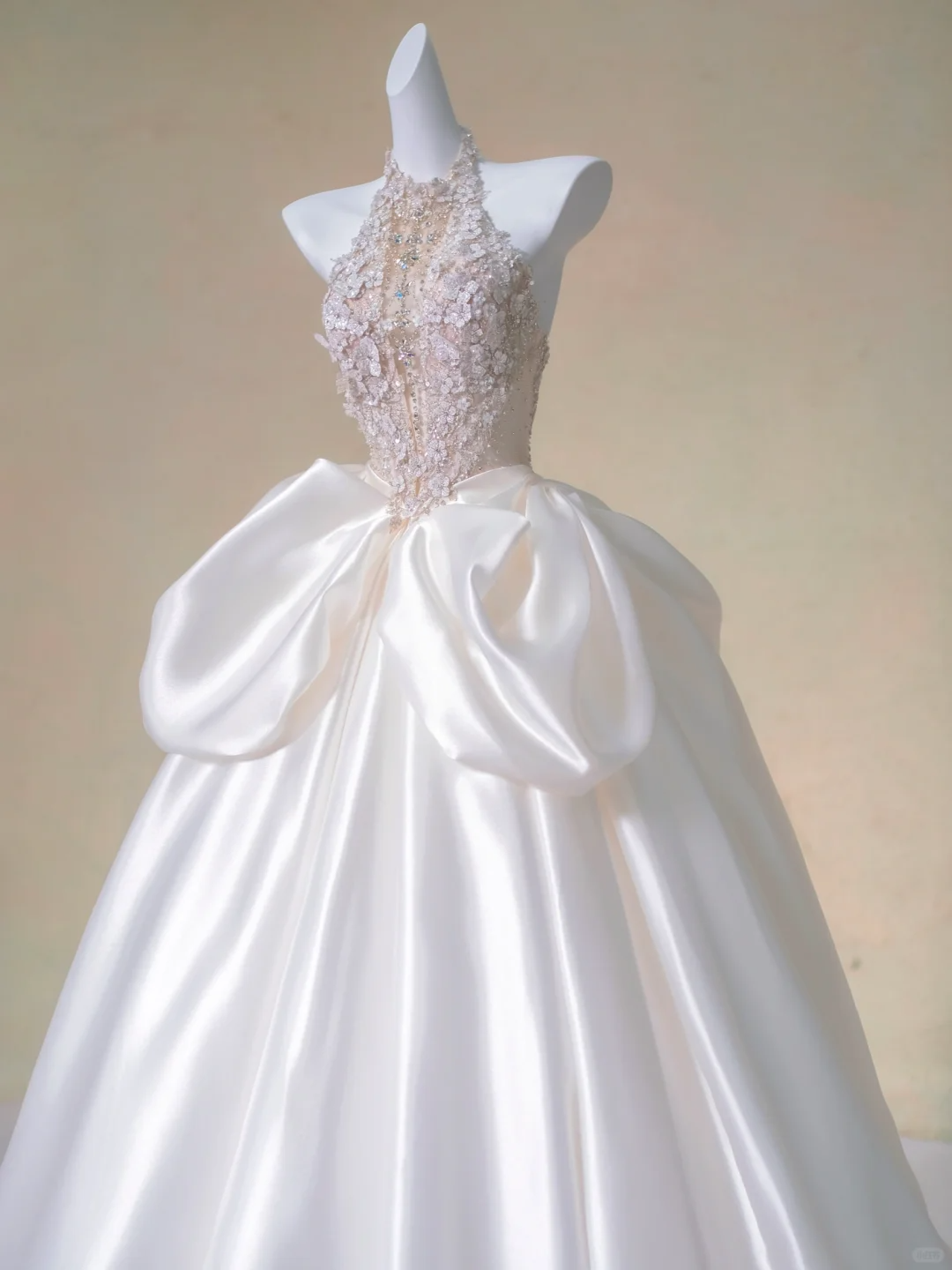 Romantic Bridal Gown Ball Gown High Neck White Wedding Dresses Minimalist Bridal Gowns WD010