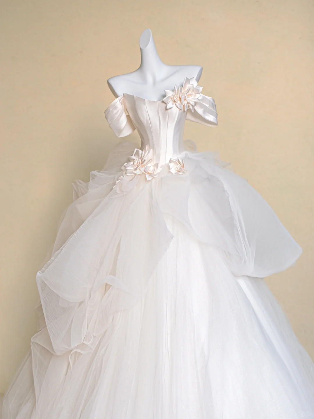 Modest Wedding Dress Ball Gown Off The Shoulder White Satin Long Wedding Dresses Brides Dress Bridal Gowns DP1978