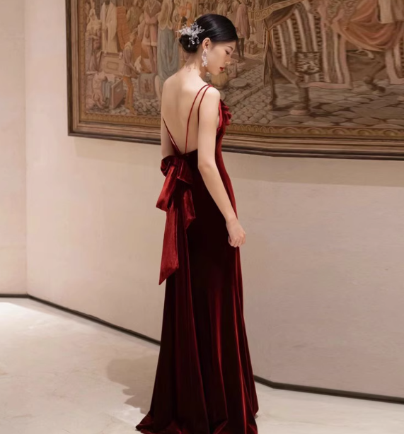 Elegant Sheath Spaghetti Straps Burgundy Velvet Prom Dresses Formal Summer Wedding Guest Dresses Wedding Guest Outfits DP2274