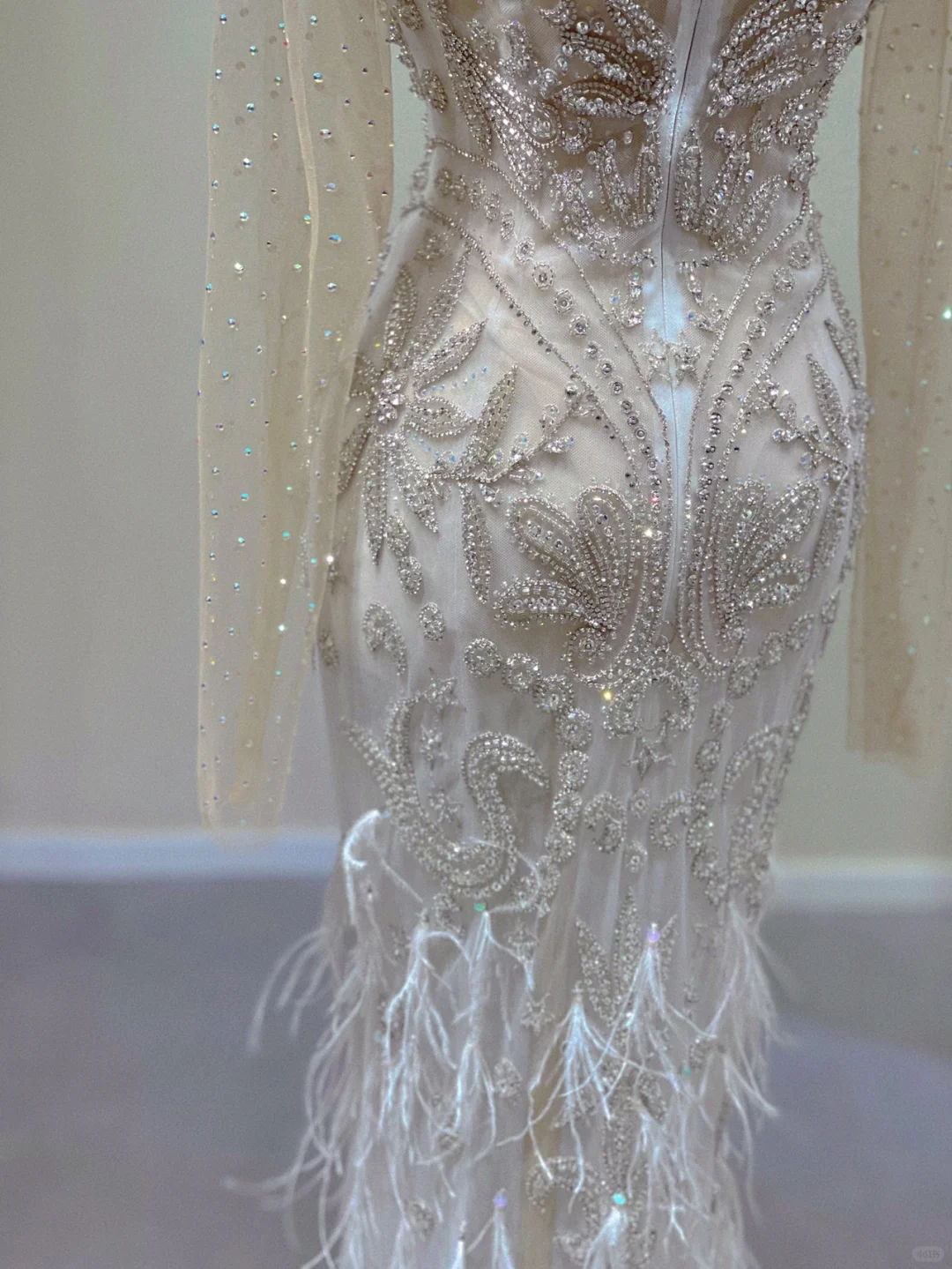 Classy Elegant Mermaid Strapless Long Sleeves Beads Feathers Satin Wedding Dresses Brides Dress DP343