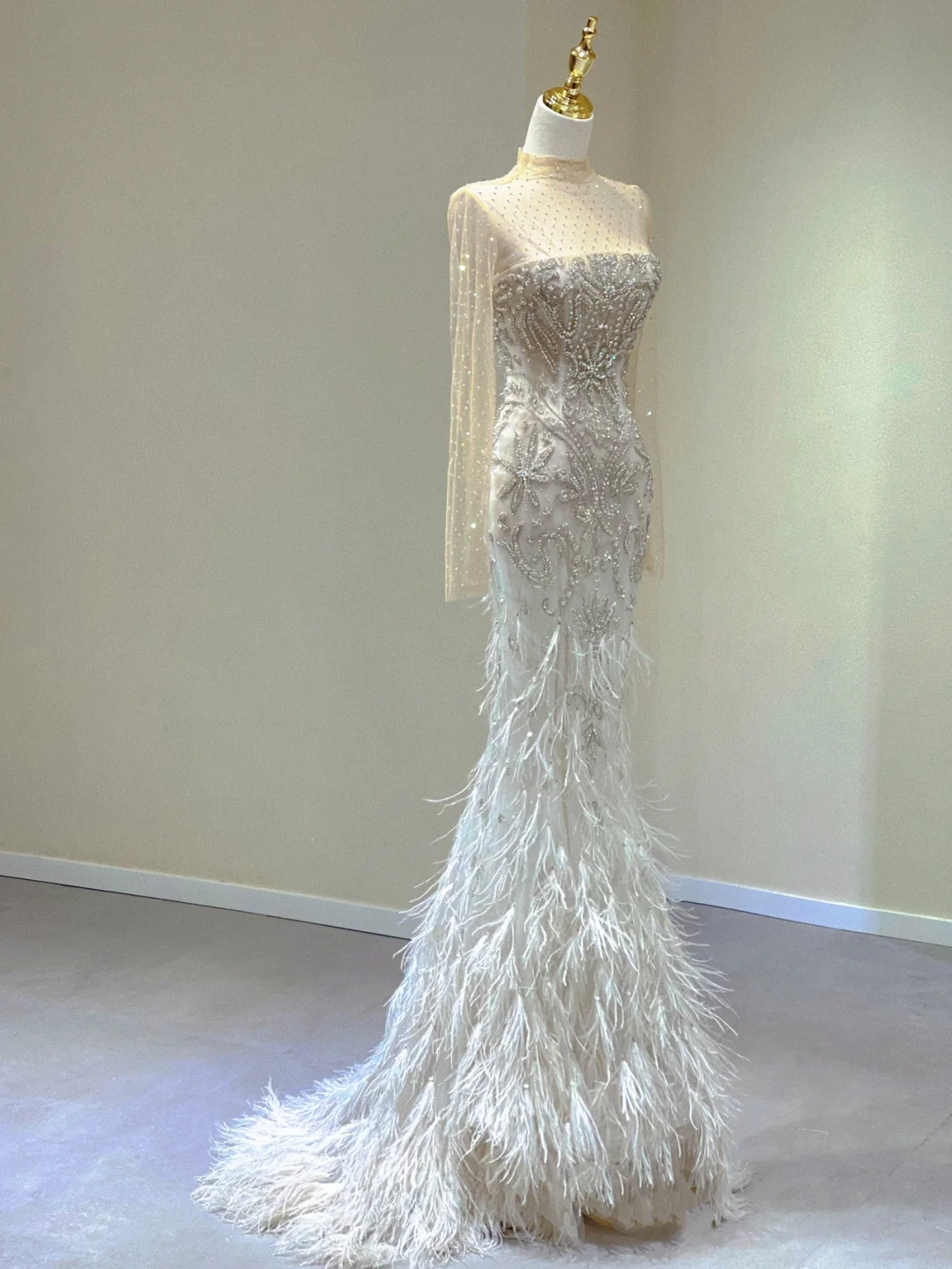 Classy Elegant Mermaid Strapless Long Sleeves Beads Feathers Satin Wedding Dresses Brides Dress DP343