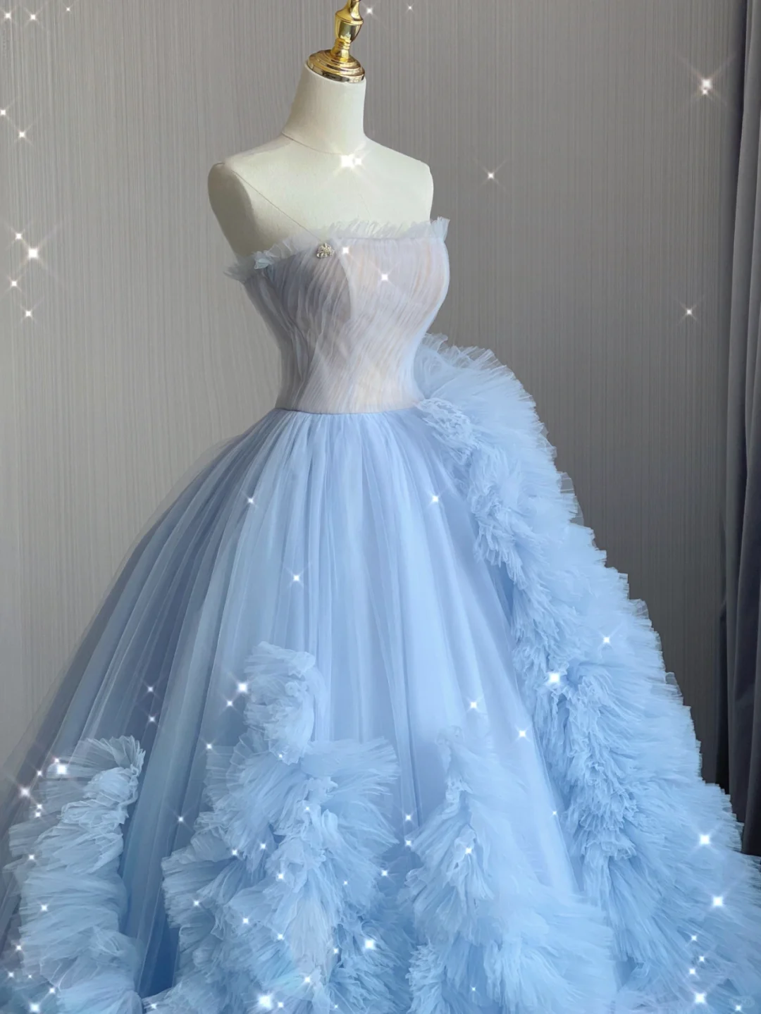 Pretty Ball Gown Strapless Blue Layers Tulle Long Prom Dresses Evening Dresses DP363
