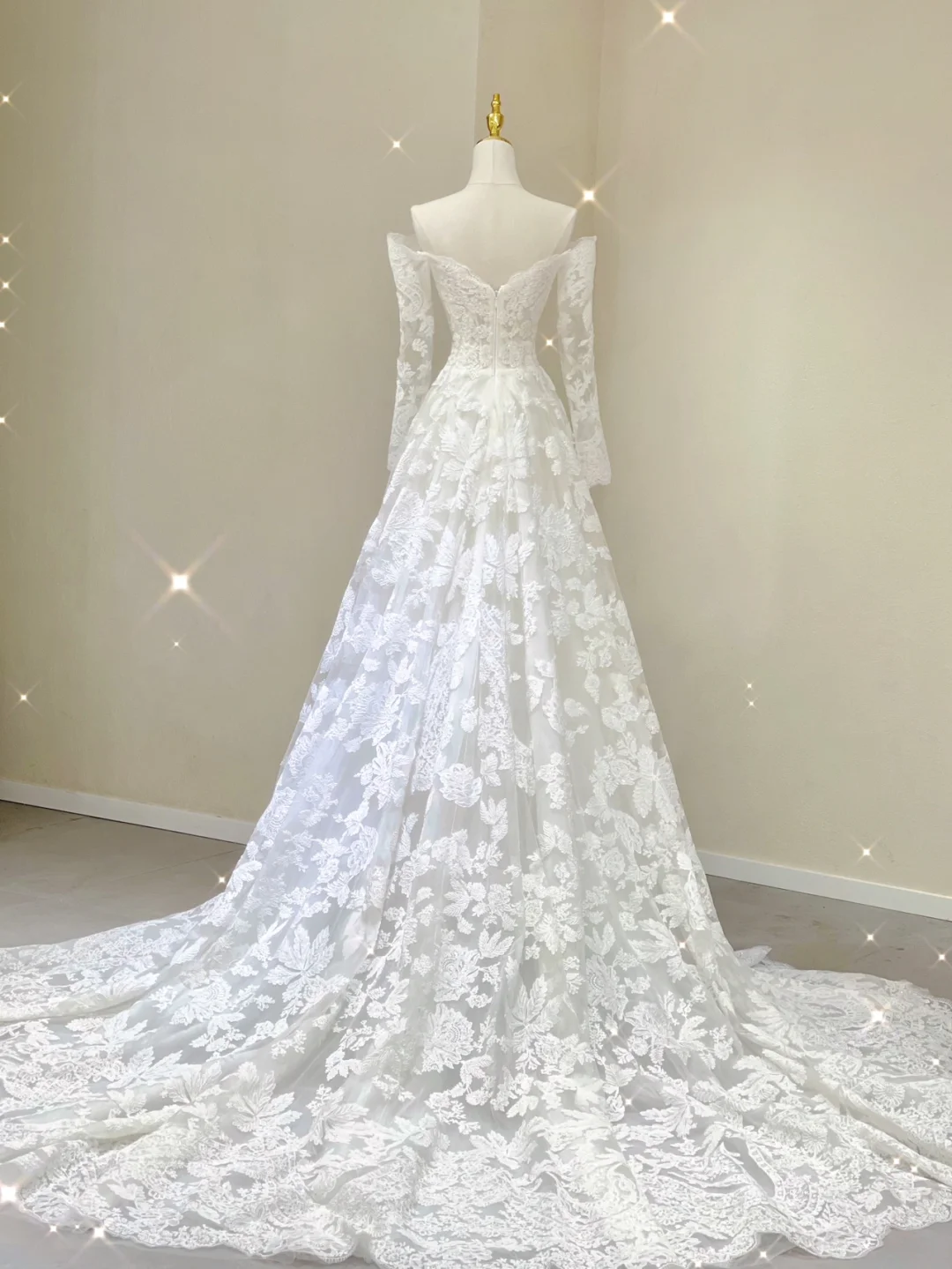 Unique A line Off The Shoulder Lace Long Sleeves White Wedding Dresses Summer Brides Dress DP383