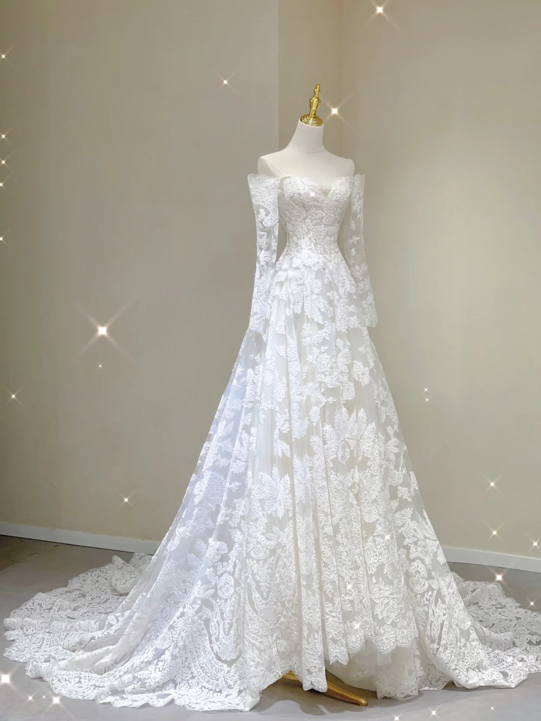 Unique A line Off The Shoulder Lace Long Sleeves White Wedding Dresses Summer Brides Dress DP383