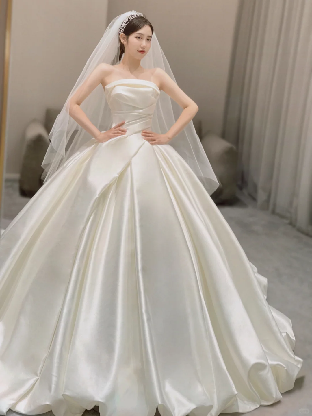 Timeless Ball Gown Strapless Long Satin White Sweep Train Wedding Dresses Brides Dress DP397