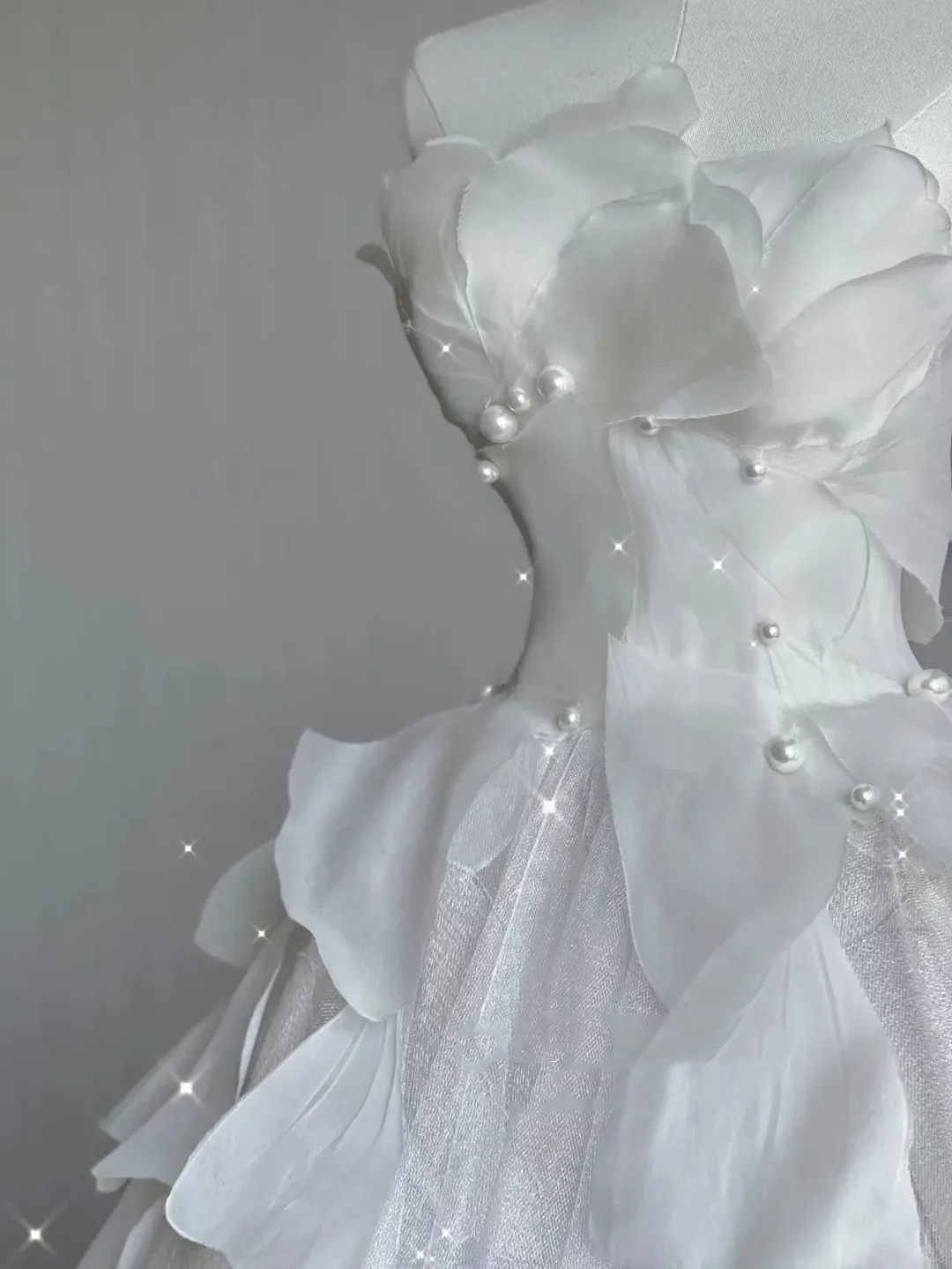 Timeless Ball Gown Strapless Long Tulle White Sweep Train Wedding Dresses Brides Dress DP414