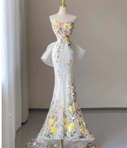 Pretty Mermaid Strapless Lace White Sleeveless Long Prom Dresses Evening Dresses DP446