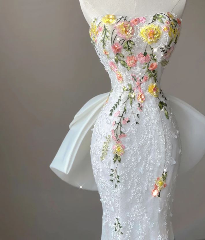 Pretty Mermaid Strapless Lace White Sleeveless Long Prom Dresses Evening Dresses DP446