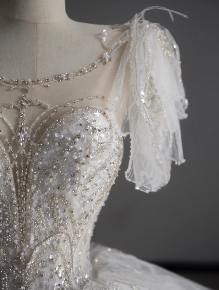 Timeless Ball Gown Scoop Short Sleeves Long Satin White Sweep Train Wedding Dresses Brides Dress DP507