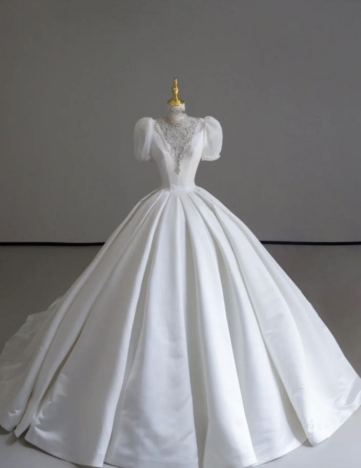 Timeless Ball Gown Scoop Neckline Short Sleeves Long Satin White Sweep Train Wedding Dresses Brides Dress DP513