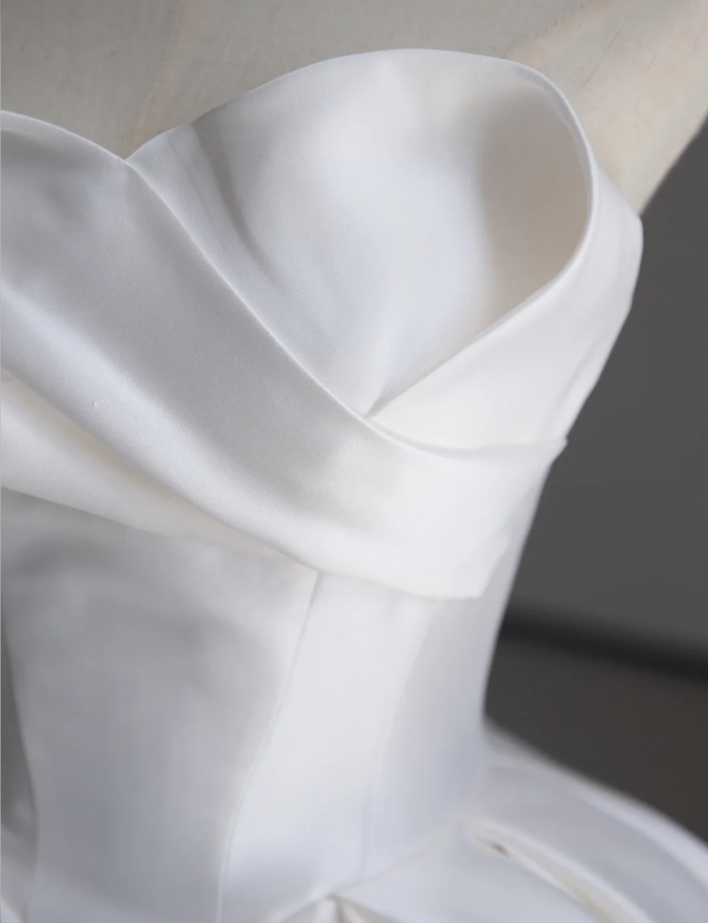 Dreamy Ball Gown Sweetheart Satin Long White Wedding Dresses Summer Brides Dress DP519