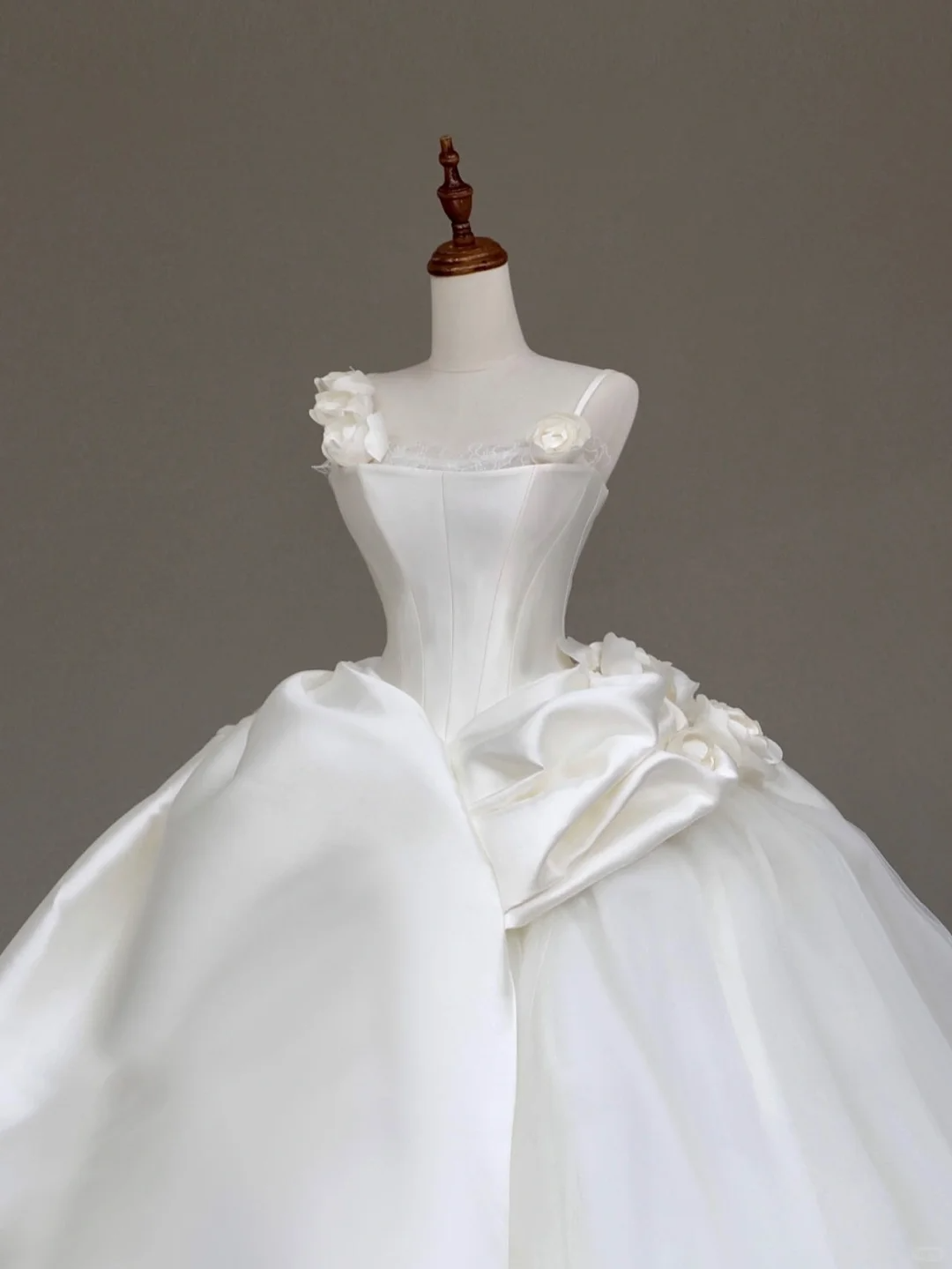 Unique Bridal Gown Ball Gown Straps White Satin Wedding Dresses Bridal Gowns DP638