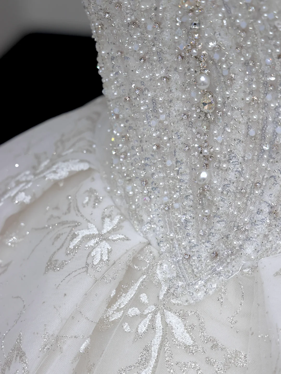 Luxury Ball Gown Wedding Dresses Off The Shoulder Short Sleeves Lace Wedding Dress With Train DP654