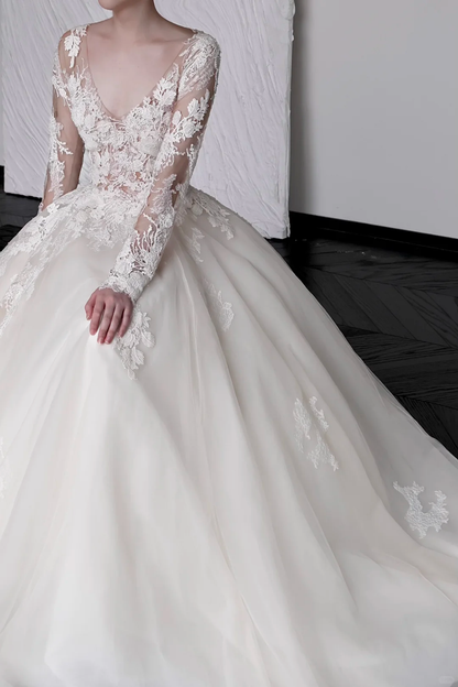 Unique Bridal Gown Ball Gown V Neckline Long Sleeves White Lace Wedding Dresses Bridal Gowns DP659
