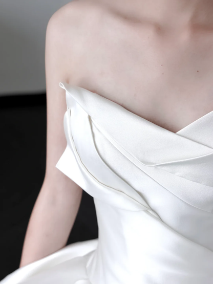 Unique Bridal Gown Ball Gown Sweetheart White Satin Wedding Dresses Bridal Gowns DP666