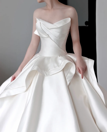 Unique Bridal Gown Ball Gown Sweetheart White Satin Wedding Dresses Bridal Gowns DP666