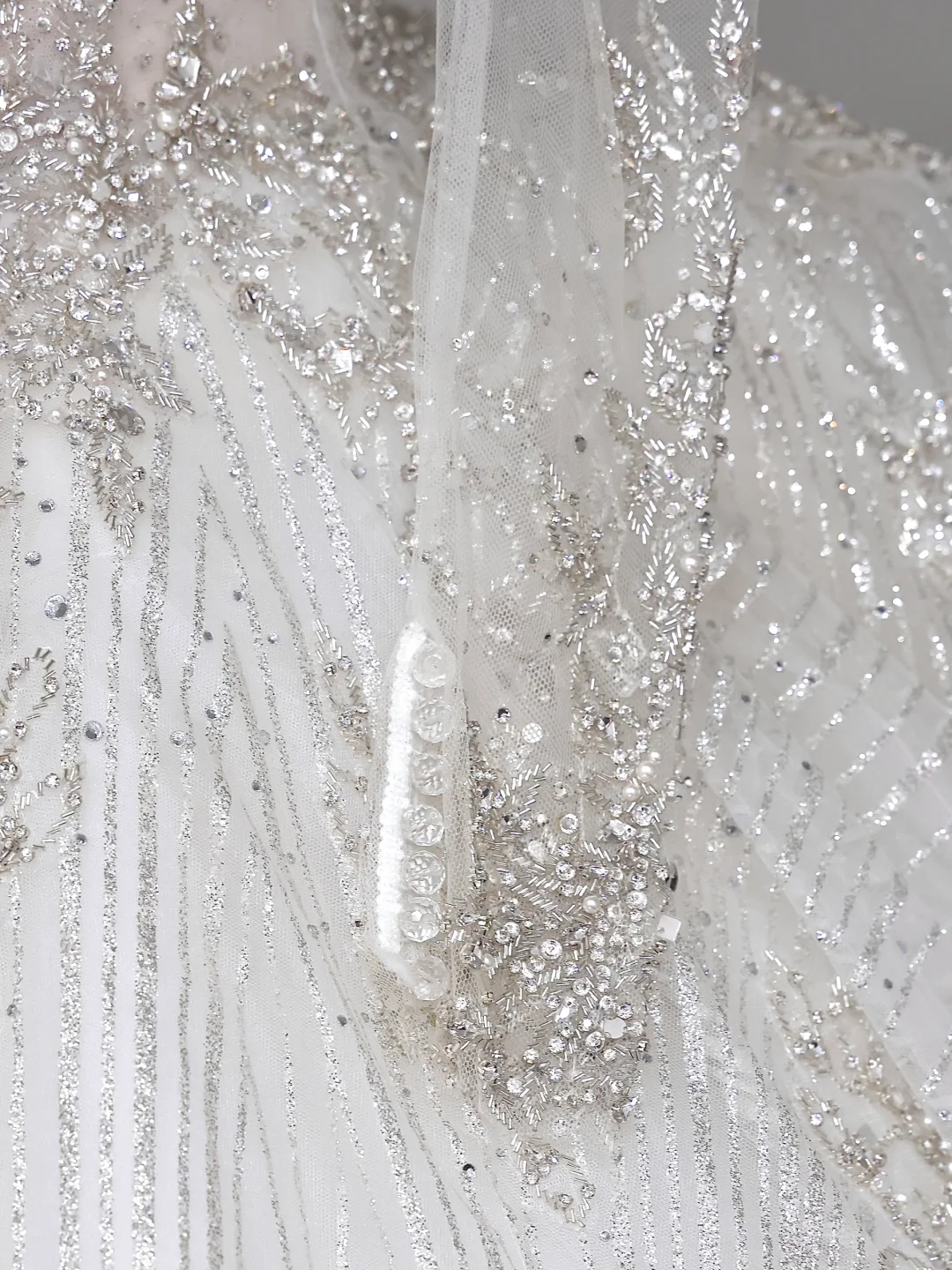 Unique Bridal Gown Ball Gown High Neckline Long Sleeves White Lace Wedding Dresses Bridal Gowns DP667