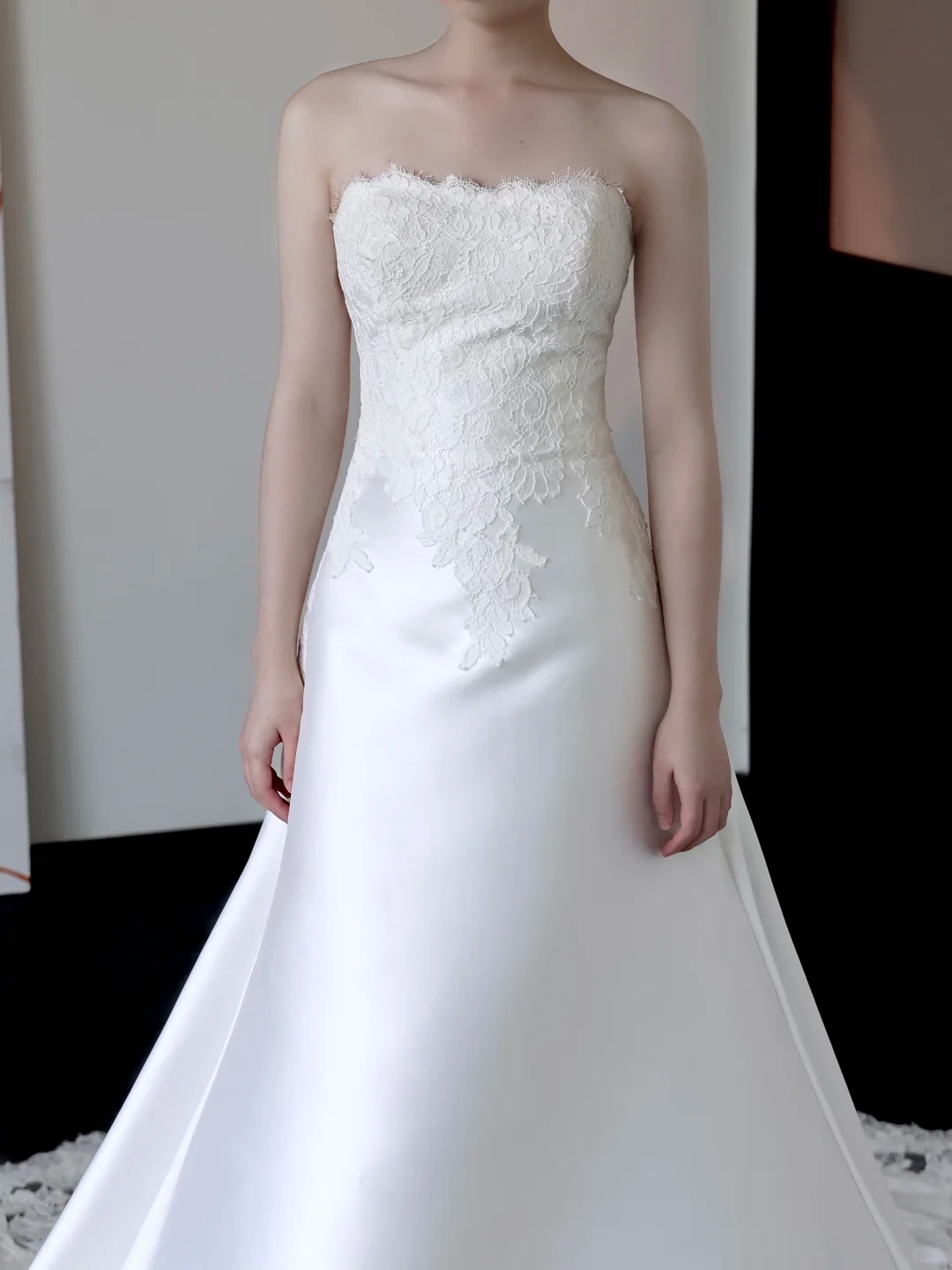 Unique Bridal Gown Mermaid Strapless White Satin Wedding Dresses Bridal Gowns DP670