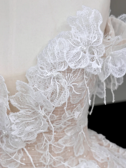 Unique Bridal Gown Ball Gown Strapless Lace White Satin Wedding Dresses Bridal Gowns DP677