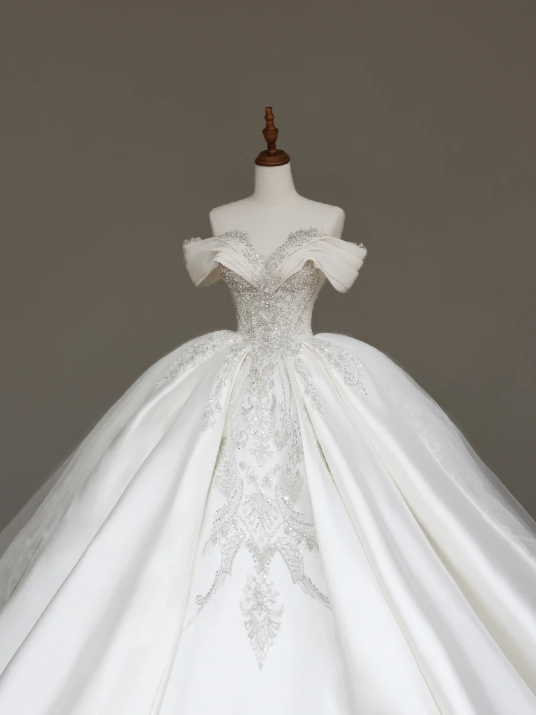 Classy Elegant Ball Gown Off The Shoulder Sequin White Short Sleeves Wedding Dress Brides Dress DP681