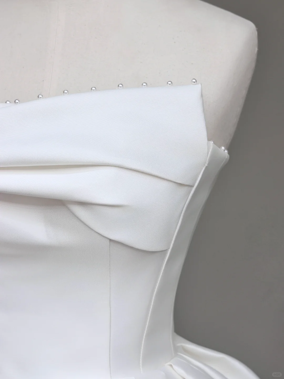 Unique Bridal Gown A line Strapless Satin Ivory Wedding Dresses Minimalist Bridal Gowns DP691