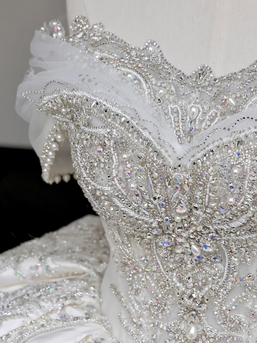 Classy Elegant Ball Gown Off The Shoulder Sequin White Short Sleeves Wedding Dress Brides Dress DP699