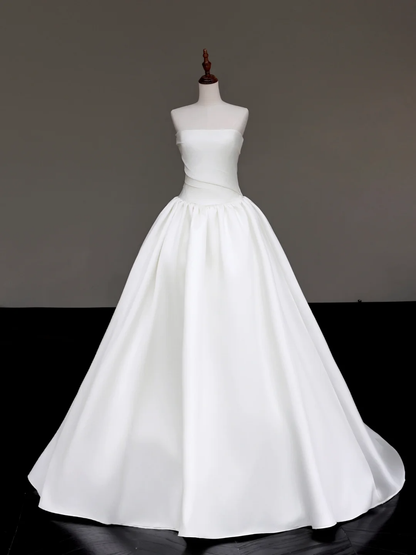 Unique Bridal Gown Ball Gown Strapless White Satin Wedding Dresses Bridal Gowns DP707