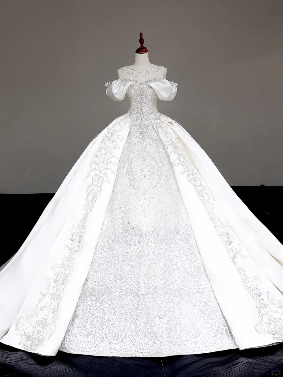 Classy Elegant Ball Gown Off The Shoulder Satin White Short Sleeves Wedding Dress Brides Dress DP711