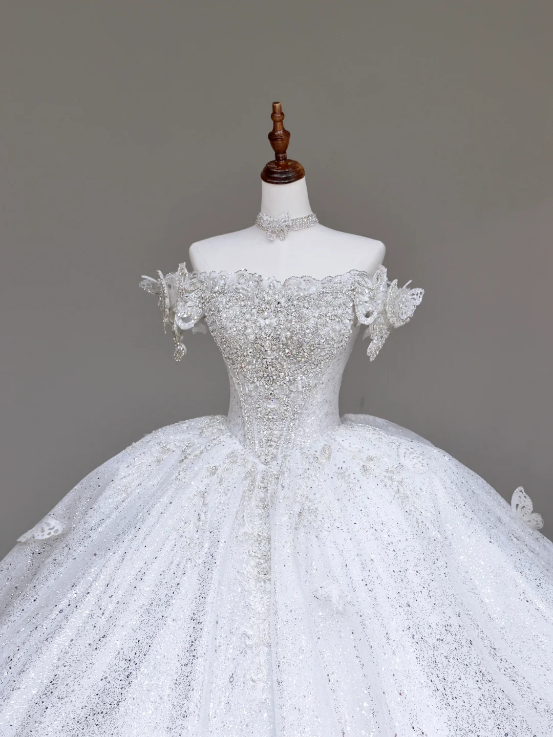 Unique Bridal Gown Ball Gown Off The Shoulder White Sequin Wedding Dresses Bridal Gowns DP719