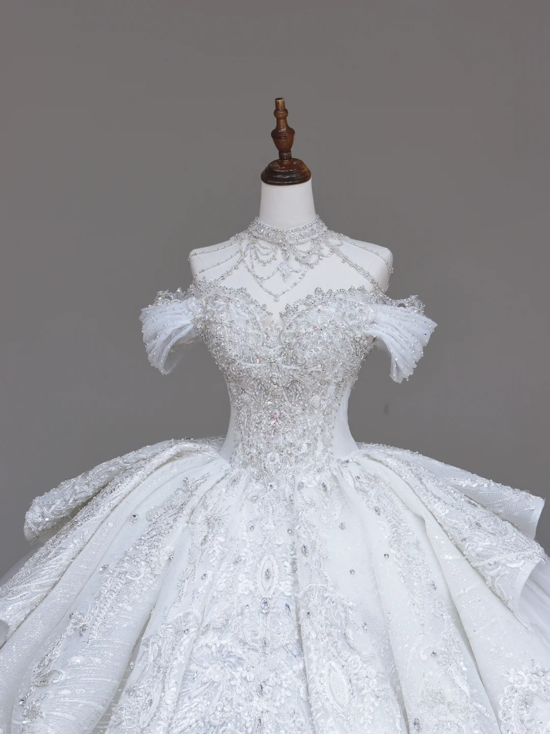 Unique Bridal Gown Ball Gown High Neckline White Sequin Wedding Dresses Bridal Gowns DP720